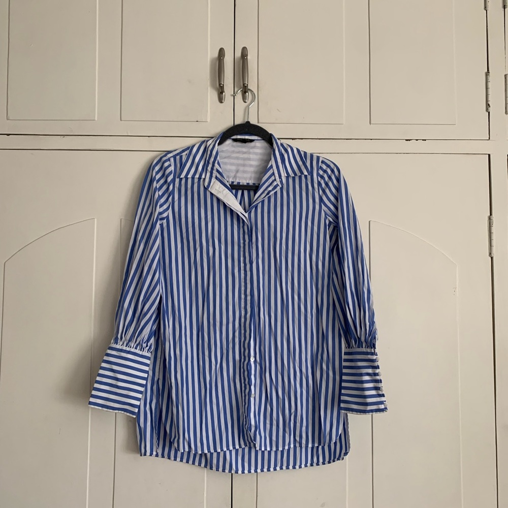 White and blue striped Massimo Dutti button up.